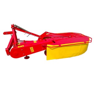 Traktorra szerelt fűnyírók