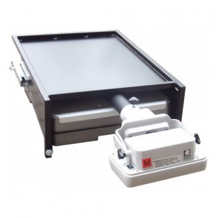 robusztus, lehajtható háttámlával